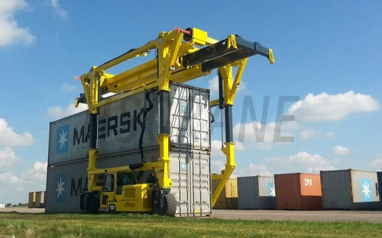 Контейнерный стэддл-карьер