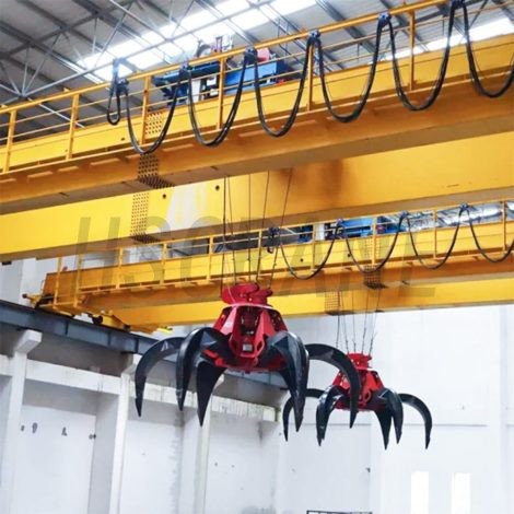 Мостовой кран с грейферным захватом