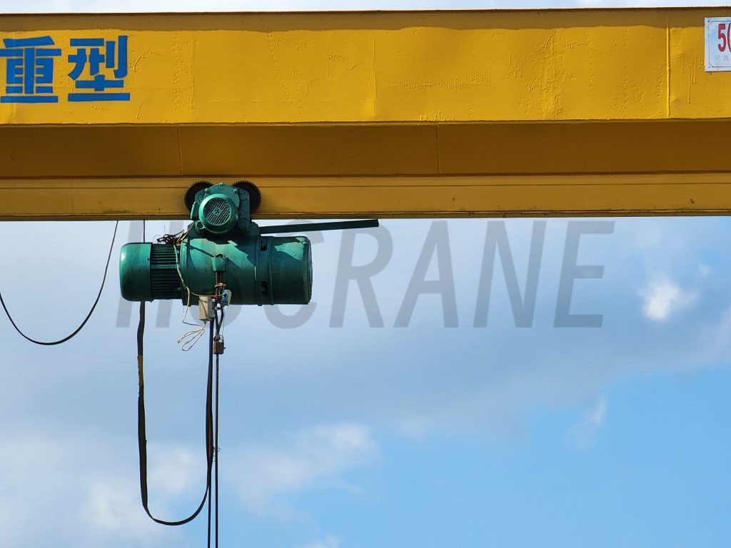 однобалочный козловой кран с подъемной тележкой