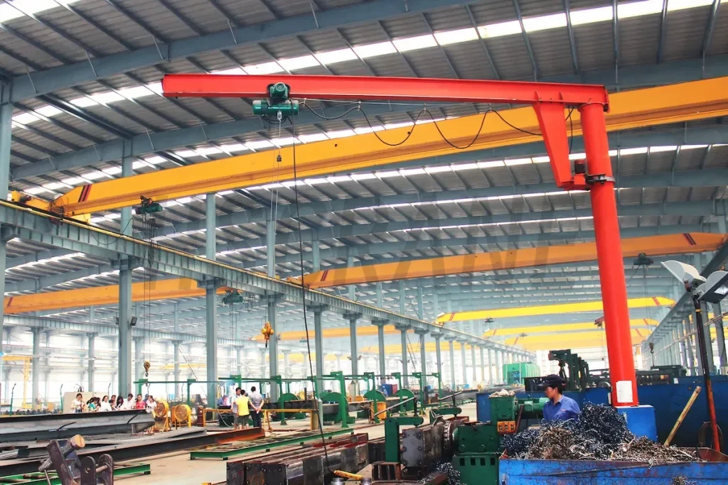 Поворотный кран и мостовой кран