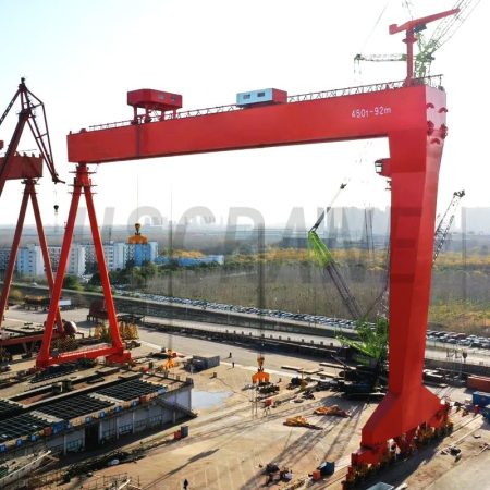 Гусеничный кран для судостроительных верфей